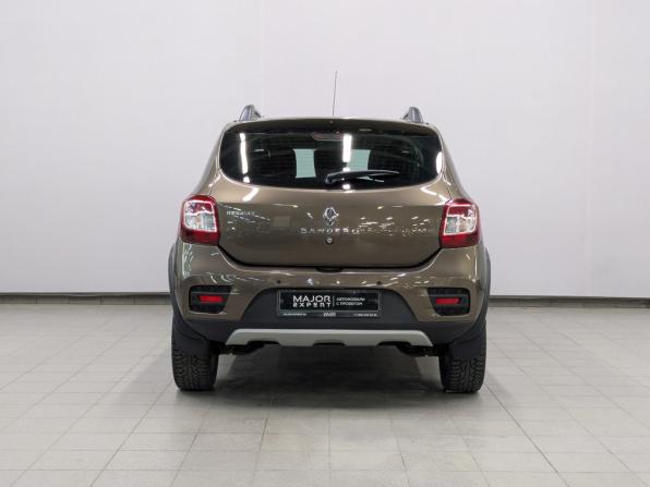 Renault Sandero II Рестайлинг с пробегом 2018 года, цена 1 150 000 рублей, 96424 км, хэтчбек, Автокод Объявления