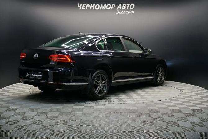 Volkswagen Passat B8 с пробегом 2017 года, цена 2 274 000 рублей, 193000 км, седан, Автокод Объявления
