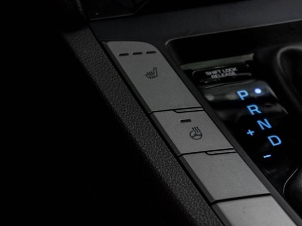 Hyundai Elantra VI (AD) с пробегом 2016 года, цена 1 349 000 рублей, 128365 км, седан, Автокод Объявления