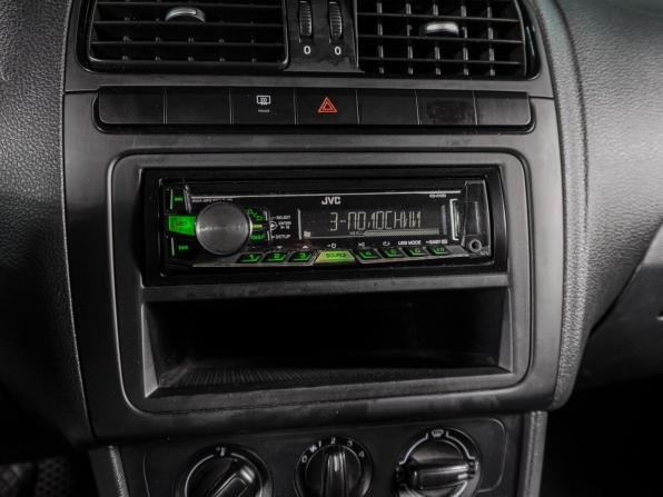 Volkswagen Polo V Рестайлинг с пробегом 2015 года, цена 979 000 рублей, 112868 км, седан, Автокод Объявления