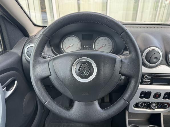 Renault Sandero I с пробегом 2013 года, цена 550 000 рублей, 251646 км, хэтчбек, Автокод Объявления