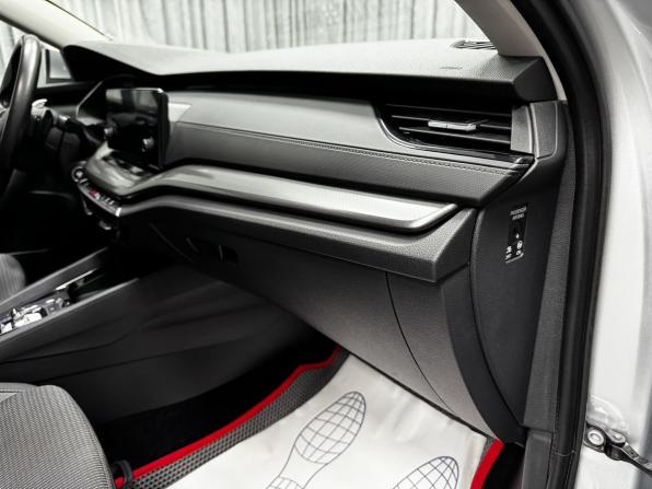 Skoda Octavia IV (A8) с пробегом 2021 года, цена 2 370 000 рублей, 83979 км, лифтбек, Автокод Объявления