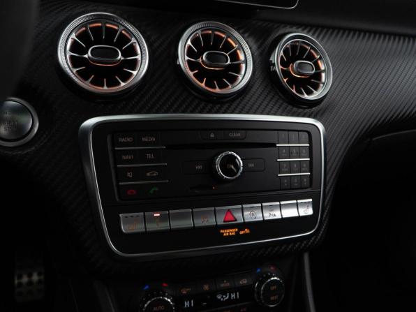 Mercedes-Benz A-Класс AMG I (W176) Рестайлинг с пробегом 2017 года, цена 2 897 434 рубля, 93683 км, хэтчбек, Автокод Объявления