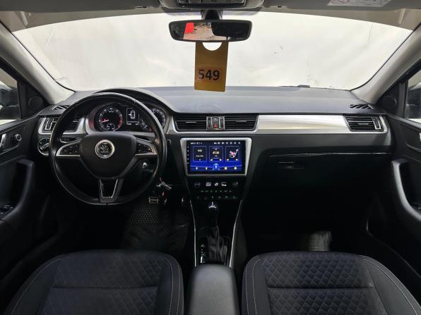 Skoda Rapid I с пробегом 2016 года, цена 1 050 000 рублей, 114650 км, лифтбек, Автокод Объявления