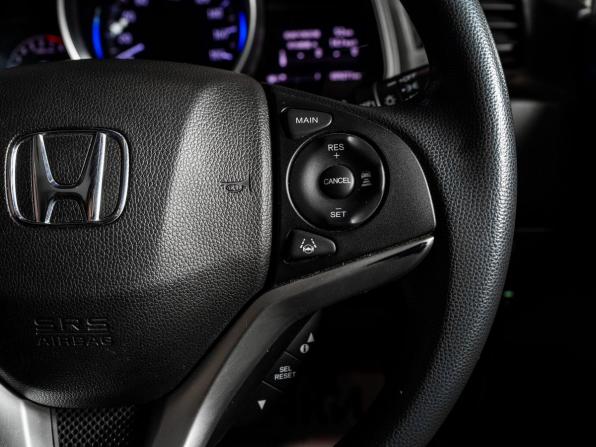 Honda Fit III Рестайлинг с пробегом 2018 года, цена 1 460 000 рублей, 5271 км, хэтчбек, Автокод Объявления
