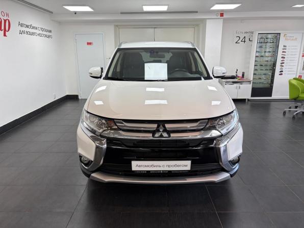 Mitsubishi Outlander III Рестайлинг 2 с пробегом 2016 года, цена 1 988 000 рублей, 116000 км, внедорожник, Автокод Объявления
