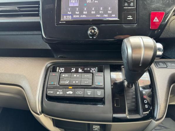 Honda Stepwgn V Рестайлинг с пробегом 2018 года, цена 1 789 000 рублей, 177270 км, минивэн, Автокод Объявления