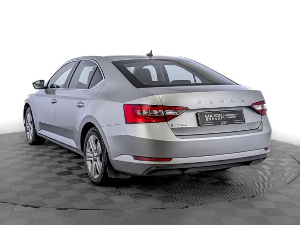 Skoda Superb III Рестайлинг с пробегом 2021 года, цена 2 440 000 рублей, 133030 км, лифтбек, Автокод Объявления