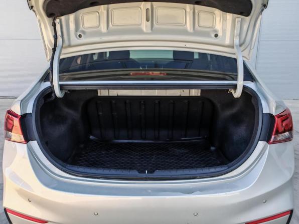 Hyundai Solaris II с пробегом 2019 года, цена 1 490 000 рублей, 38008 км, седан, Автокод Объявления