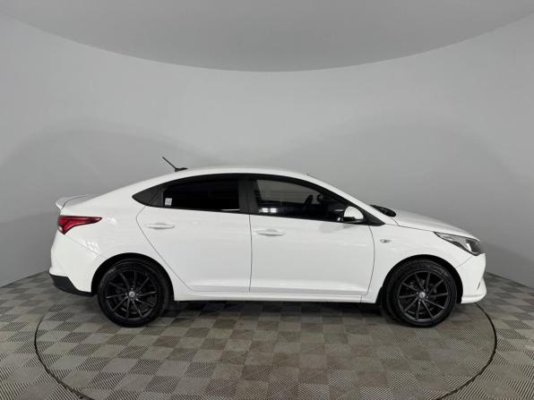 Hyundai Solaris II Рестайлинг с пробегом 2021 года, цена 1 459 000 рублей, 139125 км, седан, Автокод Объявления