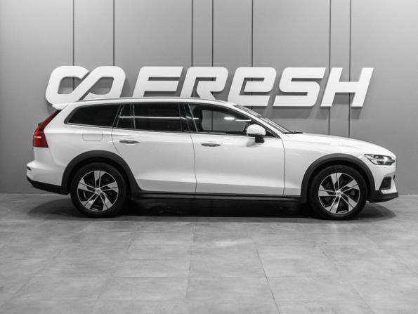 Volvo V60 Cross Country II с пробегом 2020 года, цена 3 299 000 рублей, 107592 км, универсал, Автокод Объявления