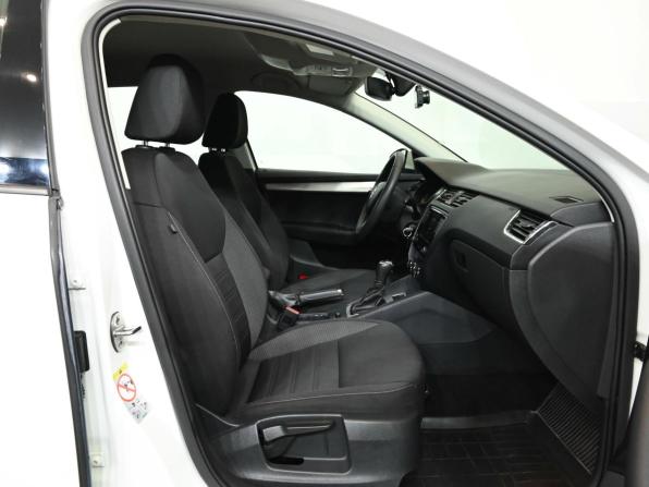 Skoda Octavia III (A7) Рестайлинг с пробегом 2017 года, цена 1 950 000 рублей, 124556 км, лифтбек, Автокод Объявления