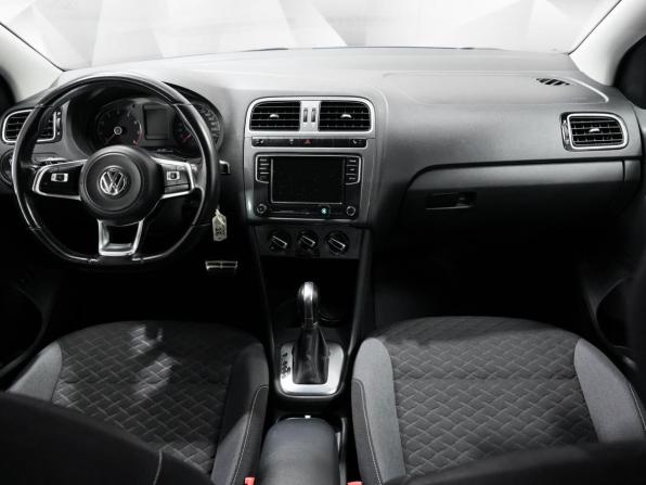 Volkswagen Polo V Рестайлинг с пробегом 2018 года, цена 1 444 000 рублей, 73000 км, седан, Автокод Объявления