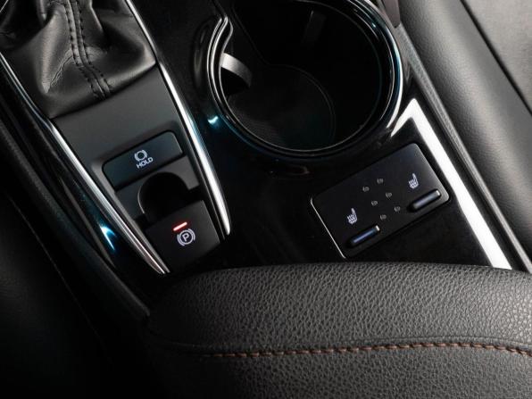 Toyota Camry VIII (XV70) с пробегом 2019 года, цена 2 690 000 рублей, 63910 км, седан, Автокод Объявления