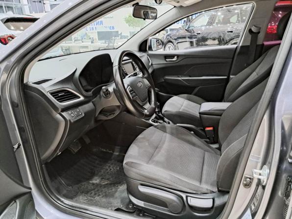 Hyundai Solaris II с пробегом 2018 года, цена 1 350 000 рублей, 129000 км, седан, Автокод Объявления