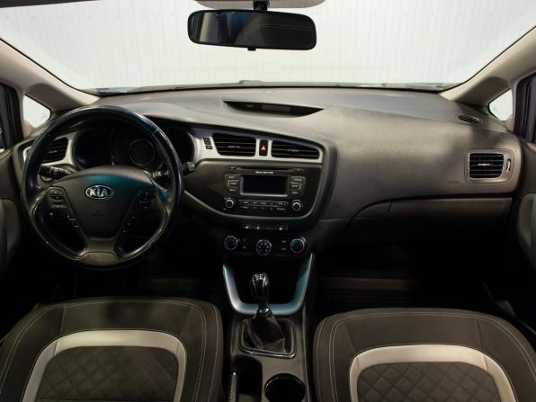 Kia Ceed II Рестайлинг с пробегом 2015 года, цена 1 085 000 рублей, 179363 км, хэтчбек, Автокод Объявления