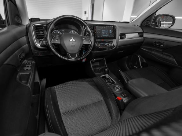 Mitsubishi Outlander III Рестайлинг 2 с пробегом 2016 года, цена 1 745 000 рублей, 156133 км, внедорожник, Автокод Объявления