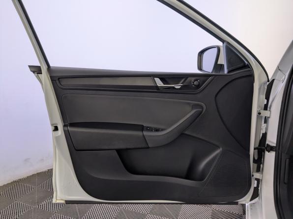 Skoda Rapid II с пробегом 2022 года, цена 1 750 000 рублей, 87379 км, лифтбек, Автокод Объявления