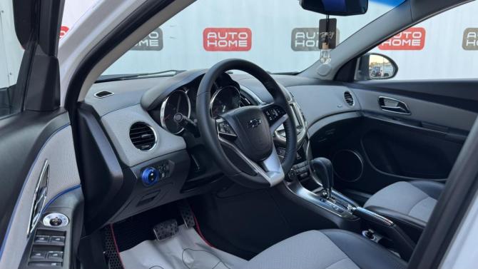 Chevrolet Cruze I Рестайлинг с пробегом 2013 года, цена 749 990 рублей, 175000 км, седан, Автокод Объявления