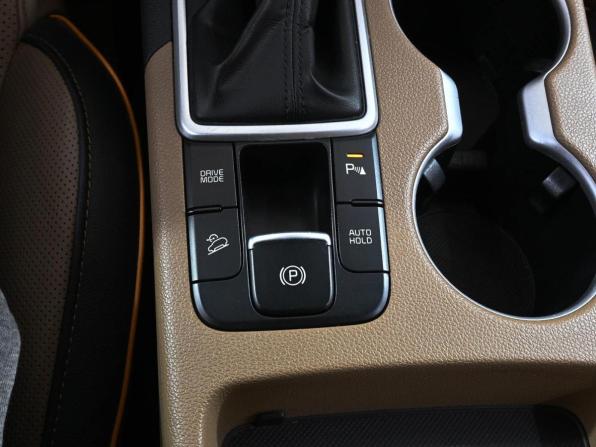 Kia Sportage IV Рестайлинг с пробегом 2018 года, цена 2 199 000 рублей, 192853 км, внедорожник, Автокод Объявления