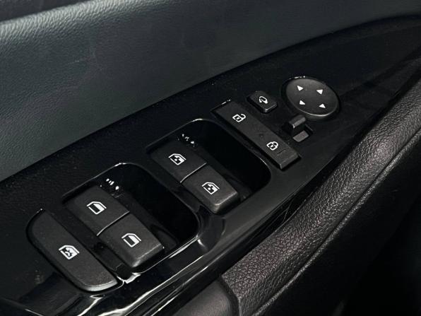 Kia Sportage V с пробегом 2023 года, цена 3 900 000 рублей, 62400 км, внедорожник, Автокод Объявления