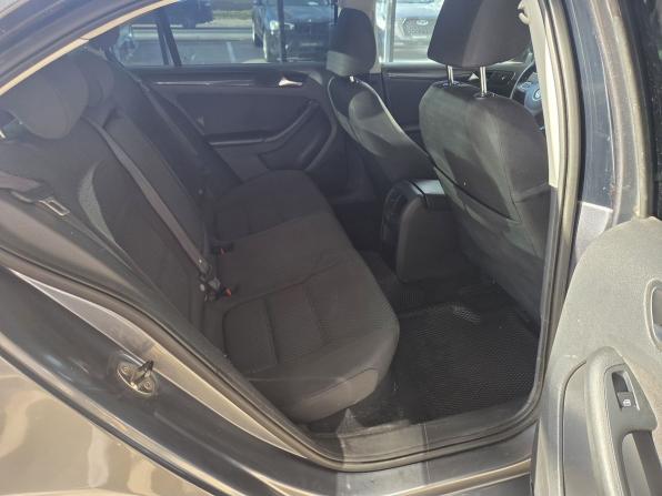 Volkswagen Jetta VI с пробегом 2013 года, цена 950 000 рублей, 223026 км, седан, Автокод Объявления