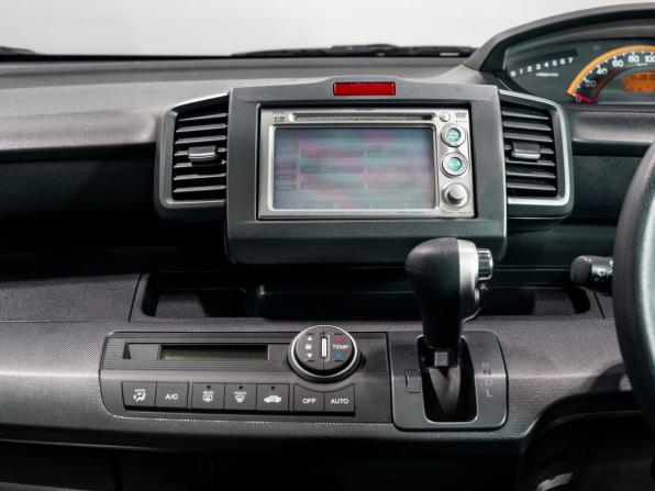 Honda Freed I с пробегом 2008 года, цена 1 070 000 рублей, 81009 км, компактвэн, Автокод Объявления