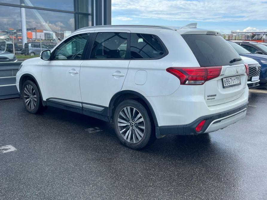 Mitsubishi Outlander III Рестайлинг 3 Санкт-Петербург  - изображение 4