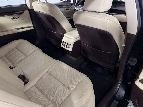 Lexus ES VI Рестайлинг с пробегом 2015 года, цена 2 350 000 рублей, 160207 км, седан, Автокод Объявления