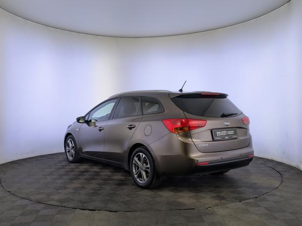 Kia Ceed II Рестайлинг с пробегом 2015 года, цена 1 175 000 рублей, 137553 км, универсал, Автокод Объявления