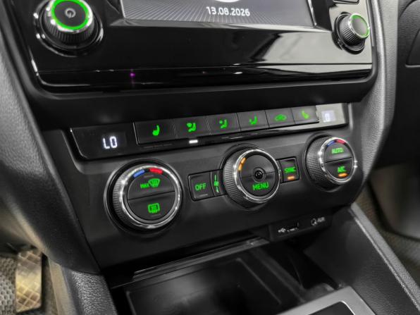 Skoda Octavia III (A7) с пробегом 2015 года, цена 1 600 000 рублей, 217204 км, лифтбек, Автокод Объявления