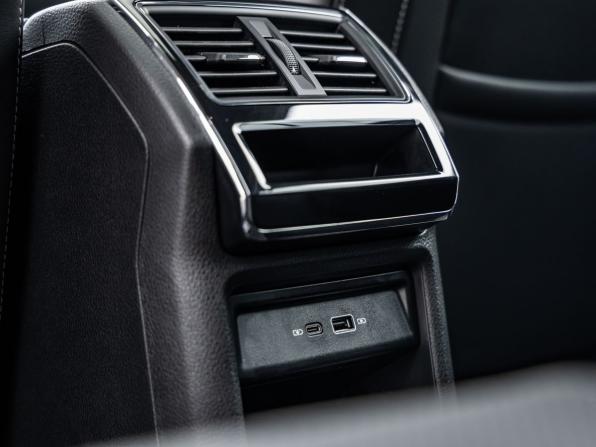 Skoda Superb III Рестайлинг с пробегом 2025 года, цена 3 358 000 рублей, 15 км, лифтбек, Автокод Объявления