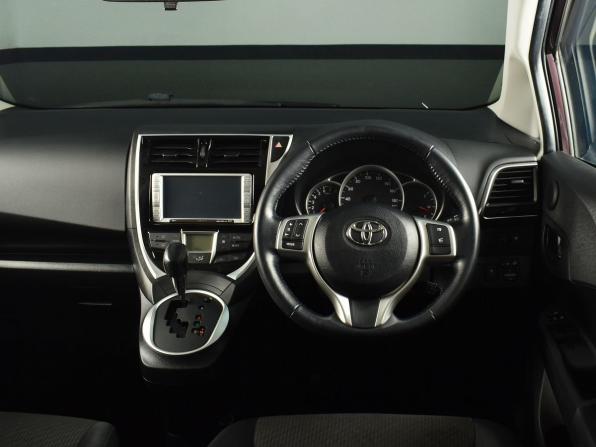 Toyota Ractis II с пробегом 2015 года, цена 1 144 995 рублей, 97298 км, хэтчбек, Автокод Объявления