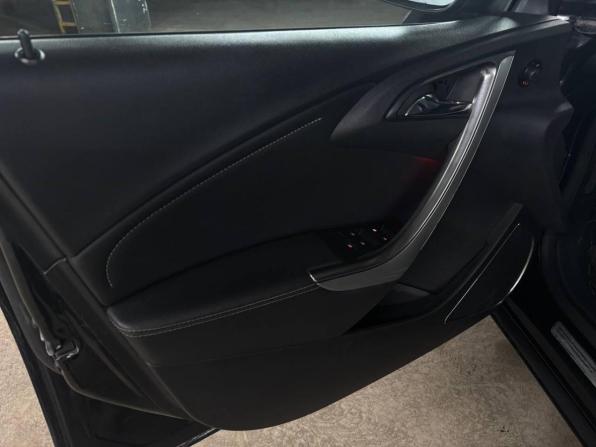 Opel Astra J с пробегом 2011 года, цена 529 000 рублей, 220000 км, хэтчбек, Автокод Объявления