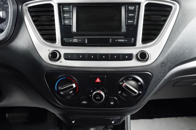 Hyundai Solaris II с пробегом 2019 года, цена 1 299 000 рублей, 138000 км, седан, Автокод Объявления