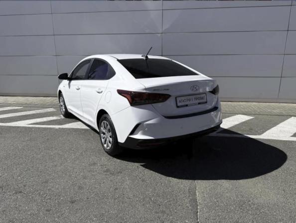 Hyundai Solaris II Рестайлинг с пробегом 2021 года, цена 1 690 000 рублей, 37000 км, седан, Автокод Объявления