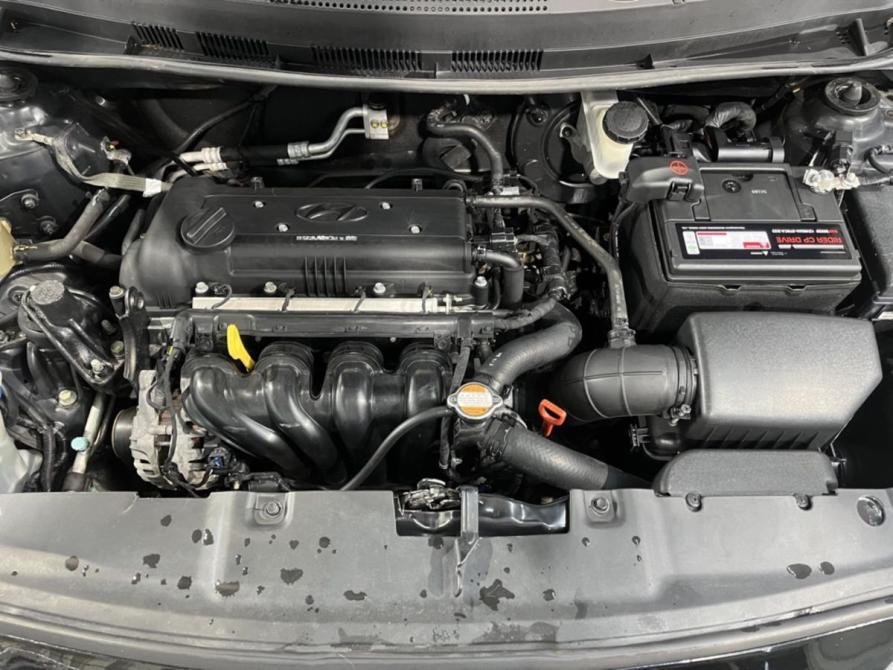 Hyundai Solaris I Курск  - изображение 17