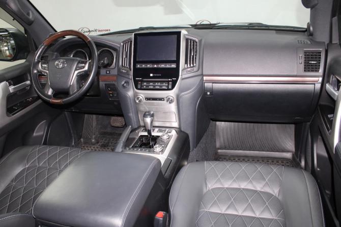 Toyota Land Cruiser 200 Series Рестайлинг 2 с пробегом 2018 года, цена 9 500 000 рублей, 54479 км, внедорожник, Автокод Объявления