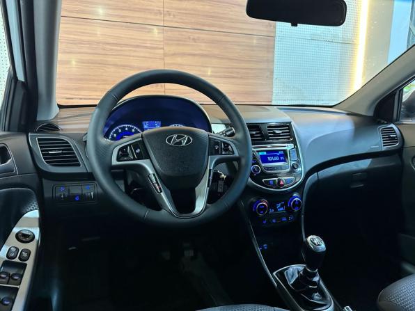 Hyundai Solaris I Рестайлинг с пробегом 2015 года, цена 899 900 рублей, 122264 км, хэтчбек, Автокод Объявления