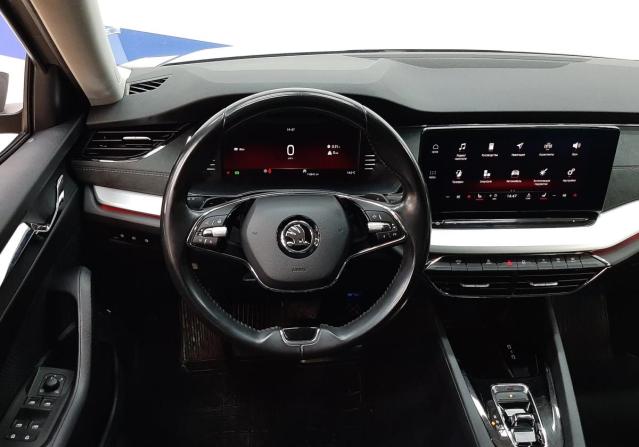 Skoda Octavia IV (A8) с пробегом 2021 года, цена 2 240 000 рублей, 110845 км, лифтбек, Автокод Объявления