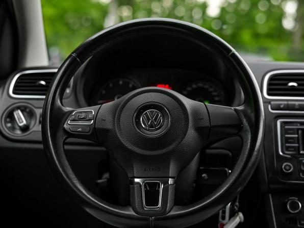 Volkswagen Polo V с пробегом 2012 года, цена 865 000 рублей, 104405 км, седан, Автокод Объявления