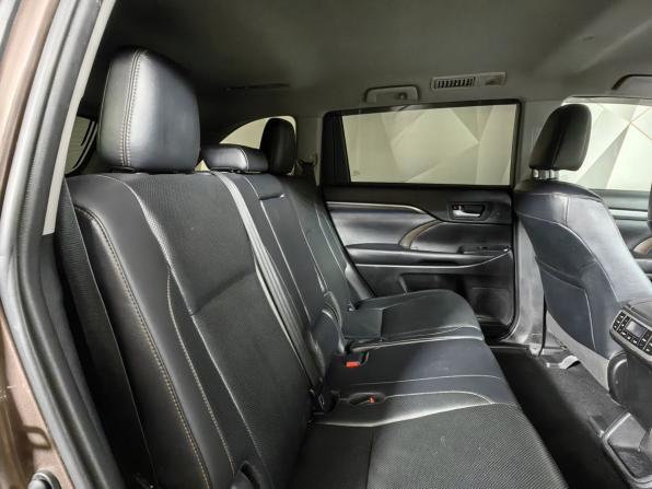 Toyota Highlander III (XU50) Рестайлинг с пробегом 2018 года, цена 2 789 000 рублей, 267344 км, внедорожник, Автокод Объявления
