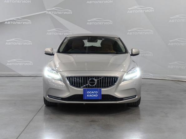 Volvo V40 II Рестайлинг с пробегом 2019 года, цена 1 600 000 рублей, 15000 км, хэтчбек, Автокод Объявления