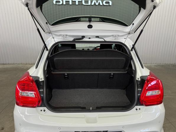 Suzuki Swift V с пробегом 2022 года, цена 1 437 000 рублей, 61424 км, хэтчбек, Автокод Объявления