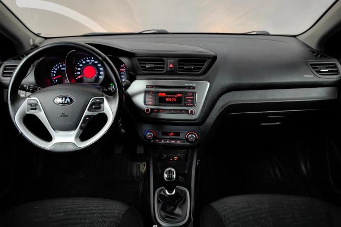 Kia Rio III Рестайлинг с пробегом 2015 года, цена 1 049 000 рублей, 106064 км, хэтчбек, Автокод Объявления