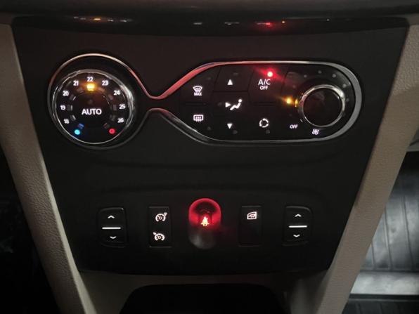 Renault Logan II с пробегом 2018 года, цена 1 075 000 рублей, 62893 км, седан, Автокод Объявления