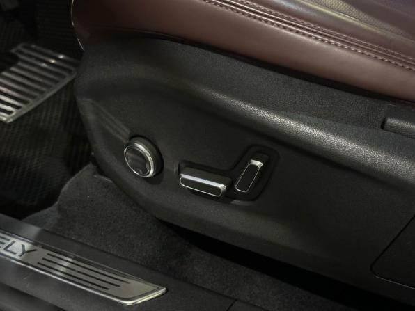 Geely Monjaro I с пробегом 2024 года, цена 3 299 990 рублей, 68120 км, внедорожник, Автокод Объявления
