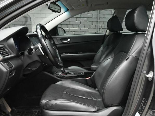 Kia Optima IV Рестайлинг с пробегом 2018 года, цена 2 340 000 рублей, 111243 км, седан, Автокод Объявления