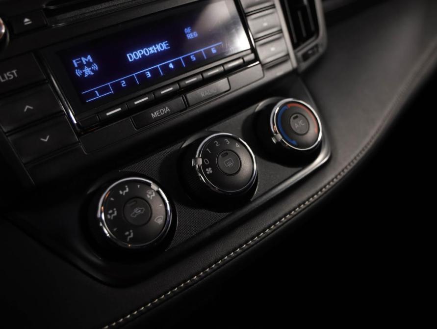 Toyota RAV4 IV (XA40) Рестайлинг Санкт-Петербург  - изображение 18