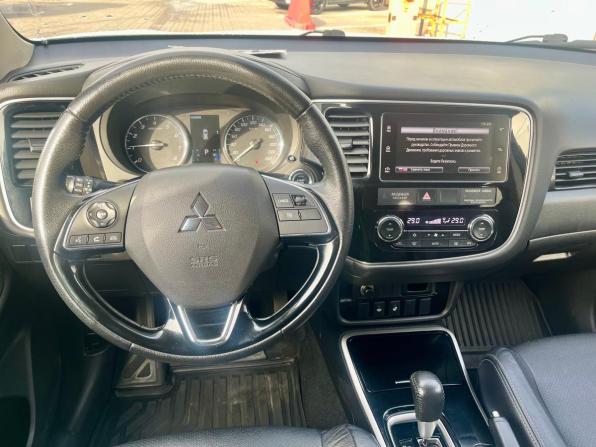 Mitsubishi Outlander III Рестайлинг 3 с пробегом 2018 года, цена 1 949 000 рублей, 114000 км, внедорожник, Автокод Объявления